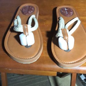 Sam Roots size 8 brand new sandals